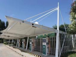 下雨時能在膜結(jié)構(gòu)充電樁里充電嗎？